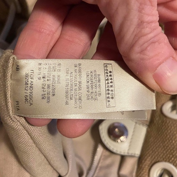 Burberry Check Tote Bag - Picture 6 of 7